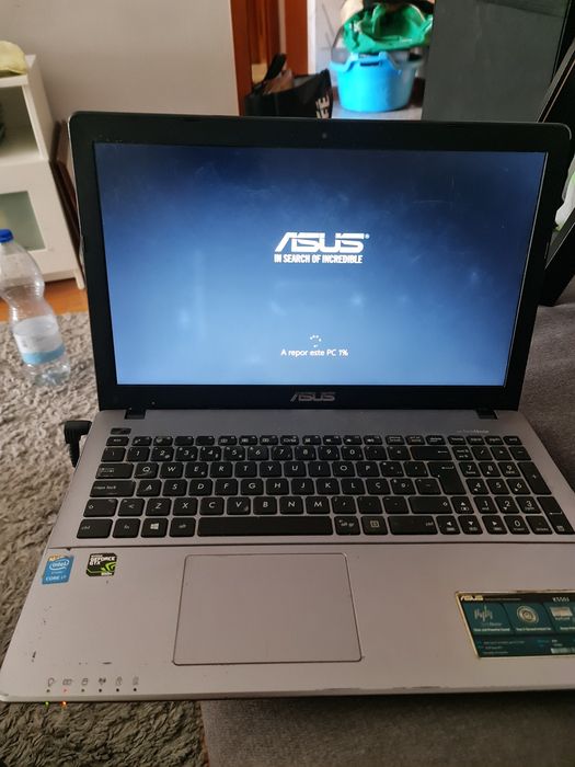 Portátil Asus k550J