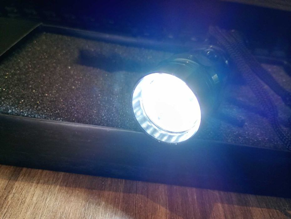 latarka 14 LED + 3 baterie AAA