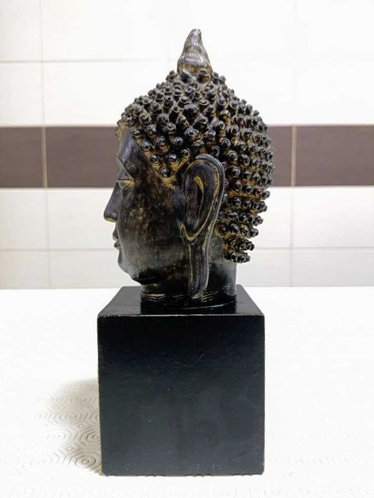 Estatueta decorativa com cabeça de Buda