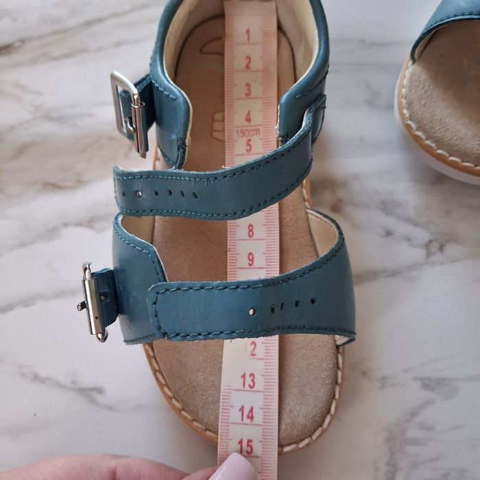 Шкіряні босоніжки Clarks Crown Bloom.   В ідеальному стані!
