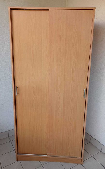 Roupeiro / Guarda-roupa com portas de correr