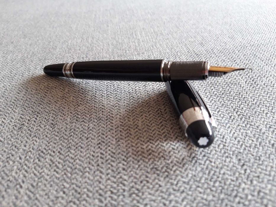 Caneta de tinta permanente MONTBLANC