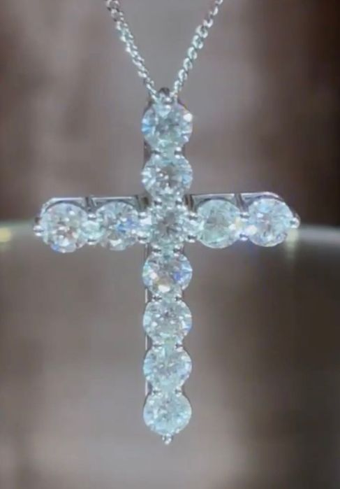 Продам крестик с бриллиантами