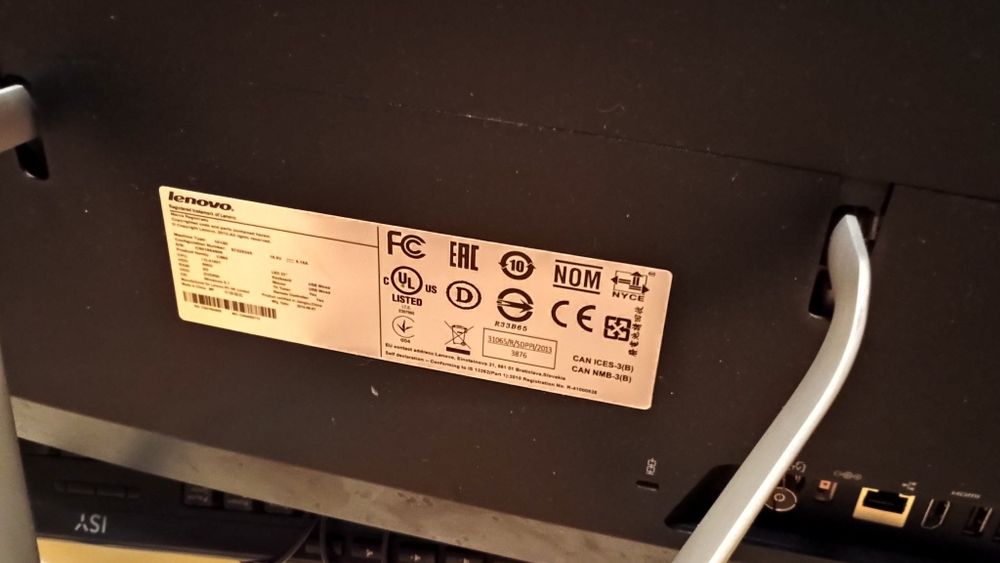 Komputer All-in-One Lenovo C360 | i3 | 4GB RAM