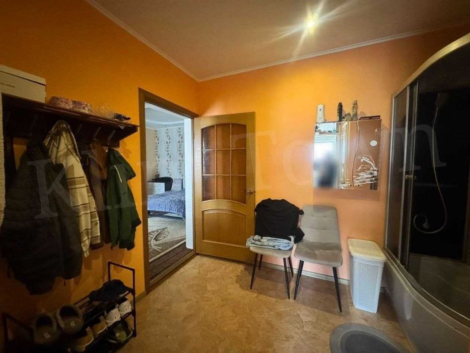 Продаж половини будинку в р-ні 1 школи