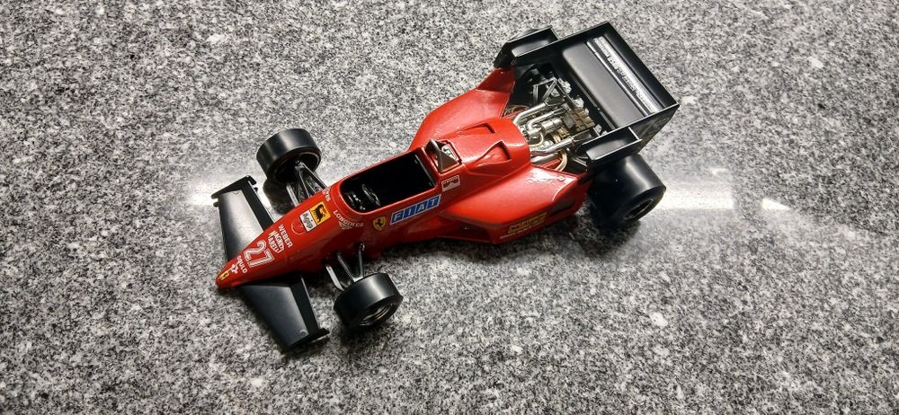 Miniatura Ferrari 126 C4 Bburago 1:24