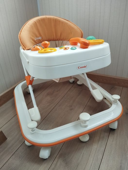 Ходунки дитячі Combi