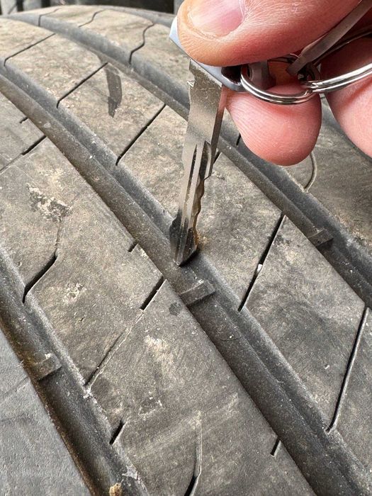 Продам літні шини GoodYear EfficientGrip 2 SUV (225/55R18 98V).