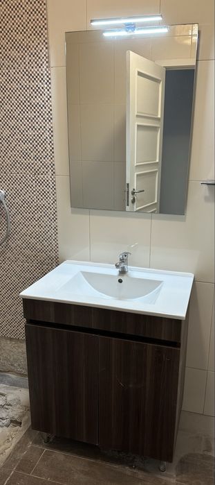 Movel lavatorio 80cm com espelho iluminado e torneira incluida