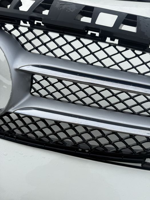 Grelha frontal de origem - Mercedes Classe A