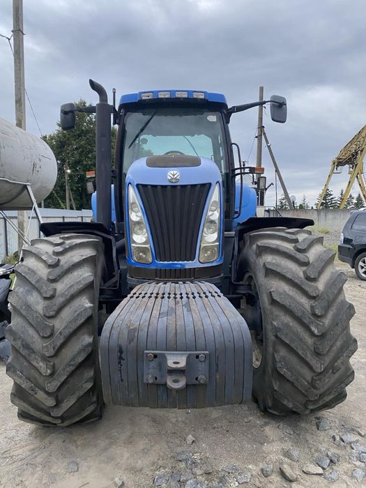 Трактор NewHolland 300 кіньських сил