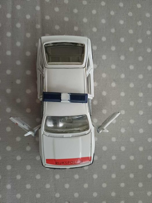 Miniatura Ford Sierra 2.3 - Corgi Toys
