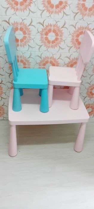 Vendo cadeiras e mesa infantil IKEA
