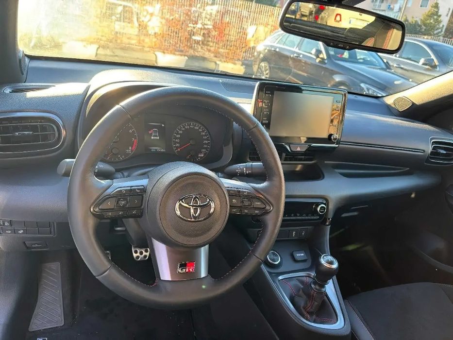 Toyota Yaris      2023