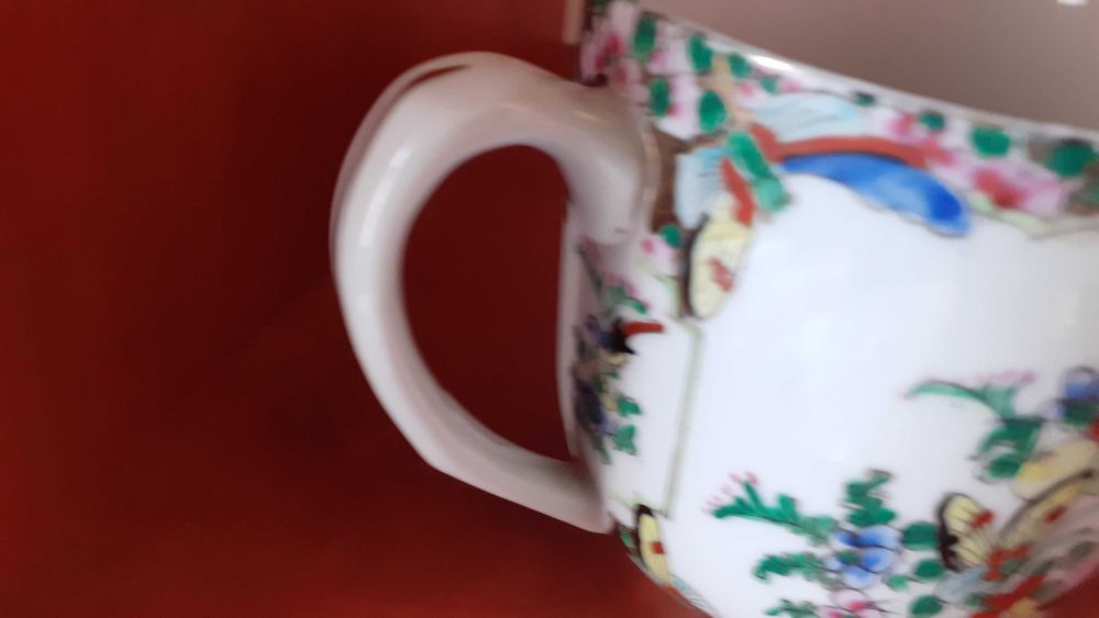 Ceramiczny kubek z przykrywką