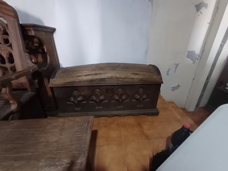 Mobilia antiga madeira maciça