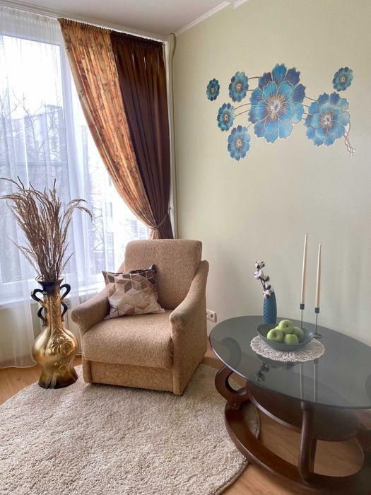 Центр. Власник. Острозького. 2 кімнати. Звітні документи