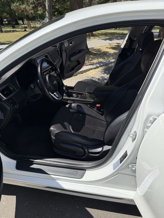 Продаю Kia k5 2.0 газ