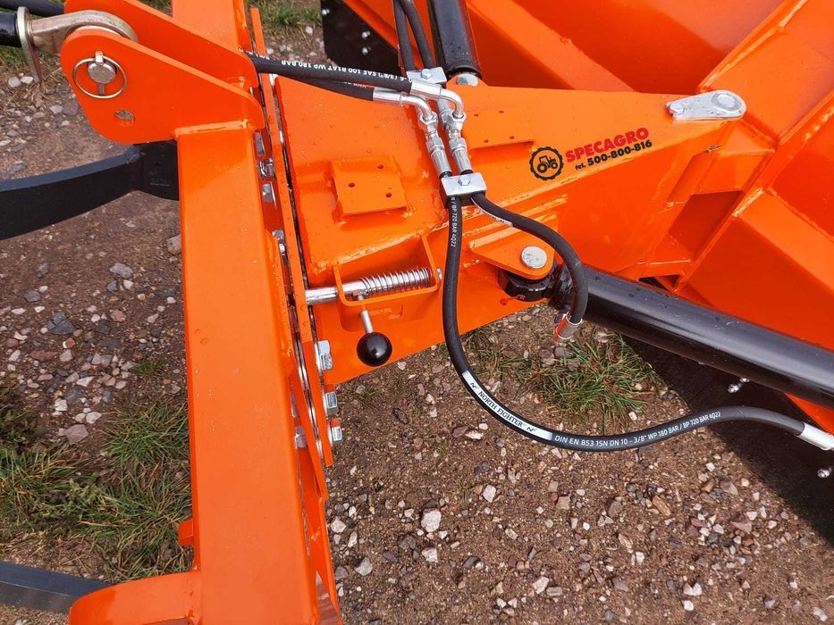 Pług śnieżny prosty regulowany hydraulicznie do pryzm kiszonki  !
