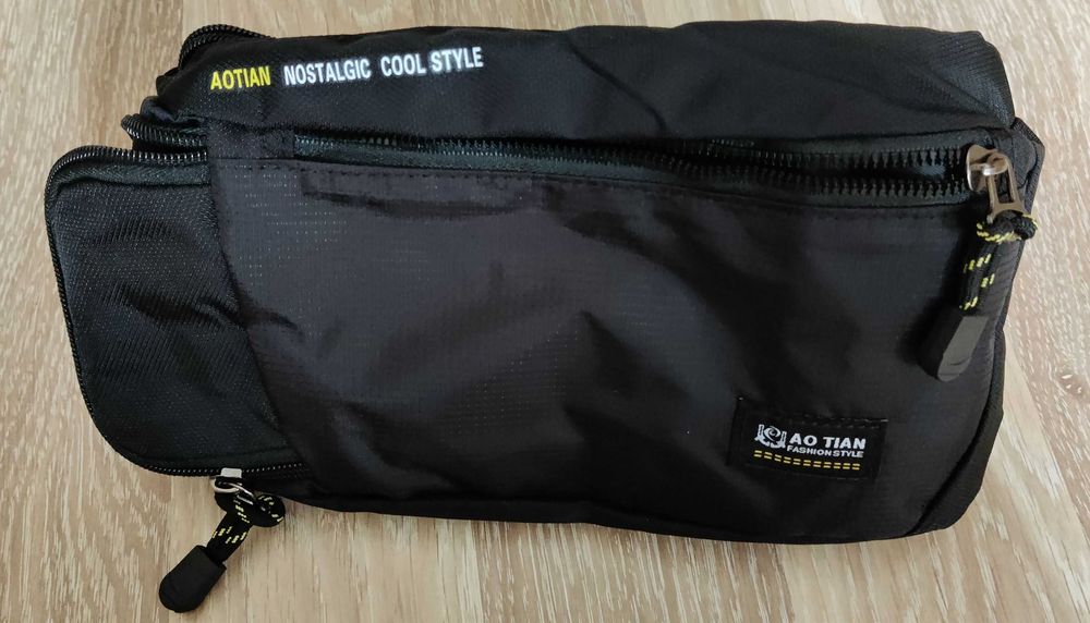 Містка, практична, якісна чорна бананка / сумка через плече