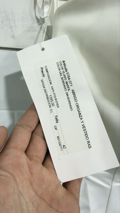 Vestido de noiva novo com casaco