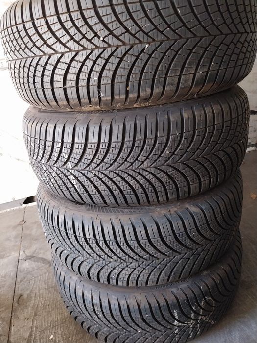 215.55.17 Goodyear Wielosezon jak nowe montaż