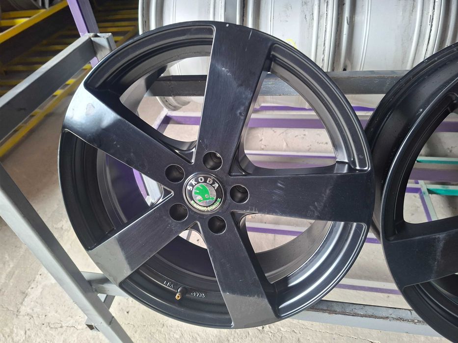 Диски Дезент Шкода 5/112 R18 7,5J ET38 Dezent Skoda.