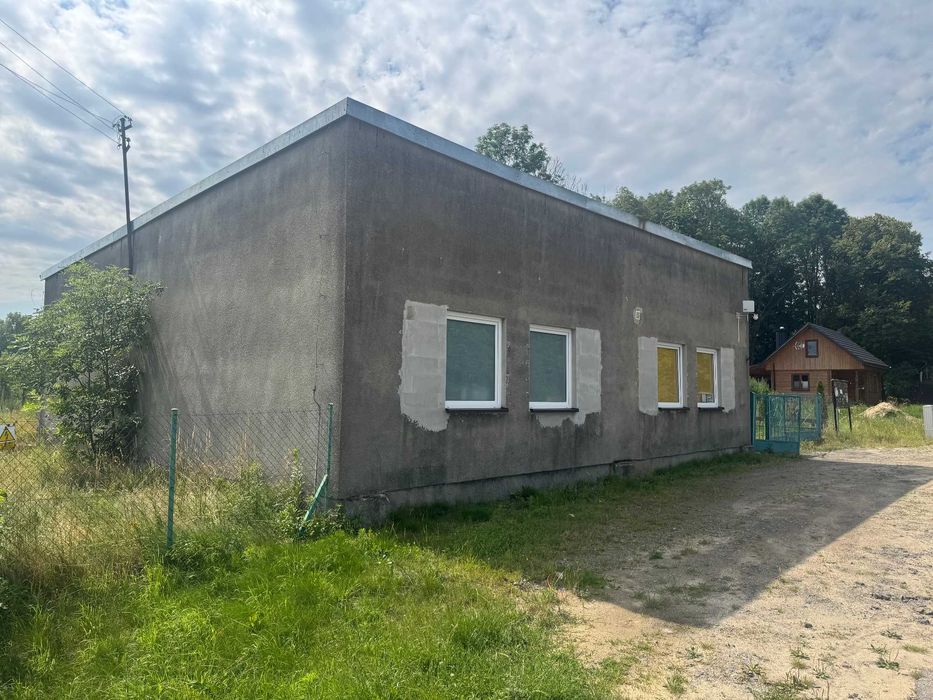 sprzedam budynek z działką na cele mieszkalne lub działalność