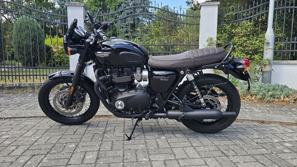 Triumph Bonneville T120 Black 6500km!!