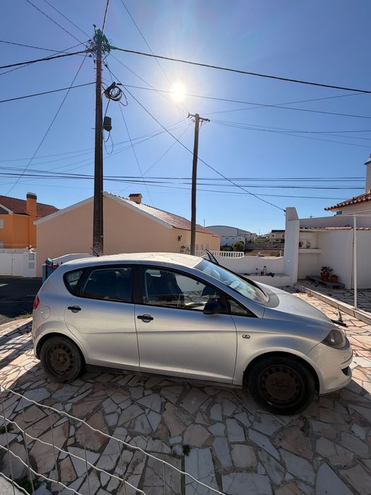 Um carro Seat Altea 2010
