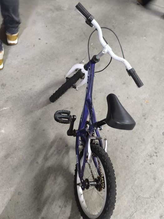 Bicicleta para criança EMT azul para 4/5 anos