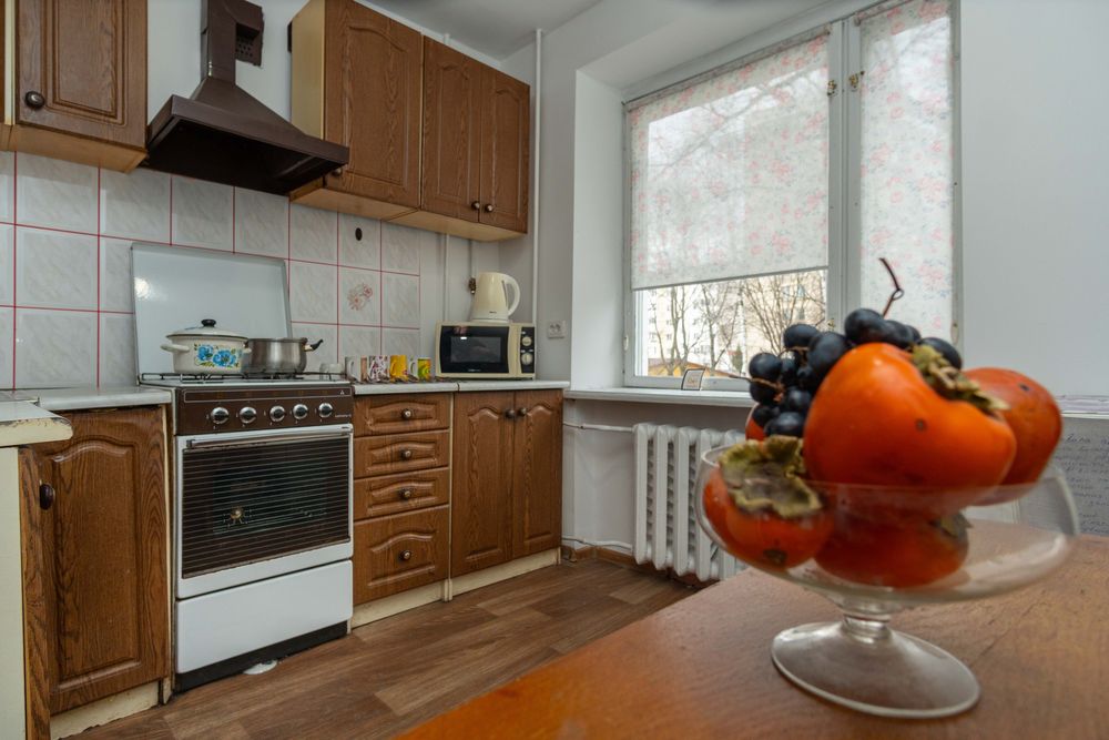 ВІЛЬНА. ТЕПЛО завжди . Подобово,2-х. кімнатна Читай опис.