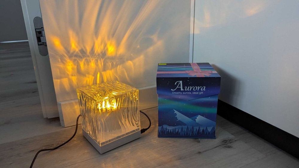 Нічник проектор Aurora WH-E22 LED лампа з пультом куб