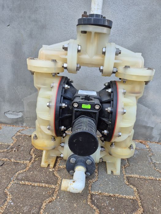 Pompa membranowa SANDPIPER do zanieczyszczonych agresywnych cieczy