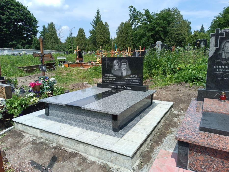 Виготовлення пам'ятників та аксесуарів