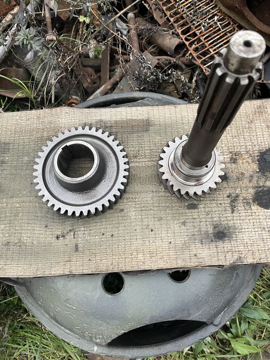 Первічний вал ЗіЛ 24 зуби швидкісний+ шестерня