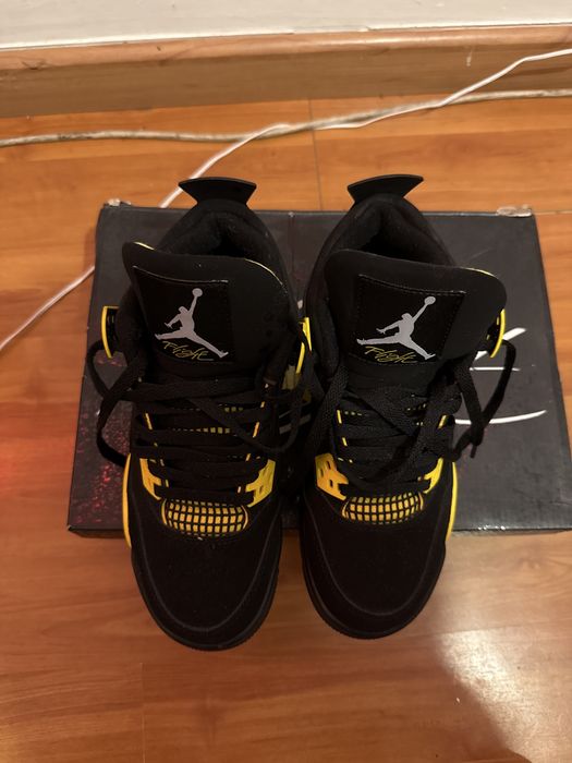 Air Jordan 4 Retro