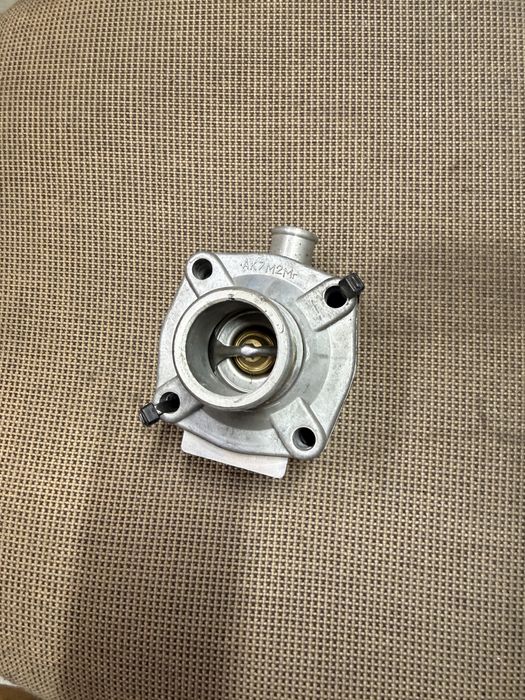 Коробка термостата ЯМЗ 236 і кришка в зборі (алюмін.)