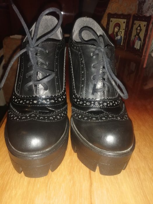 Женские ботинки 35 размер