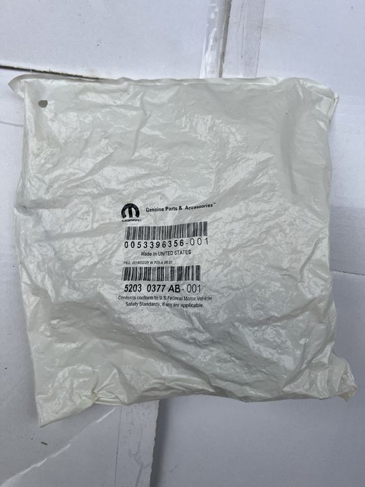 Кришка бака jeep 52030377AB-001