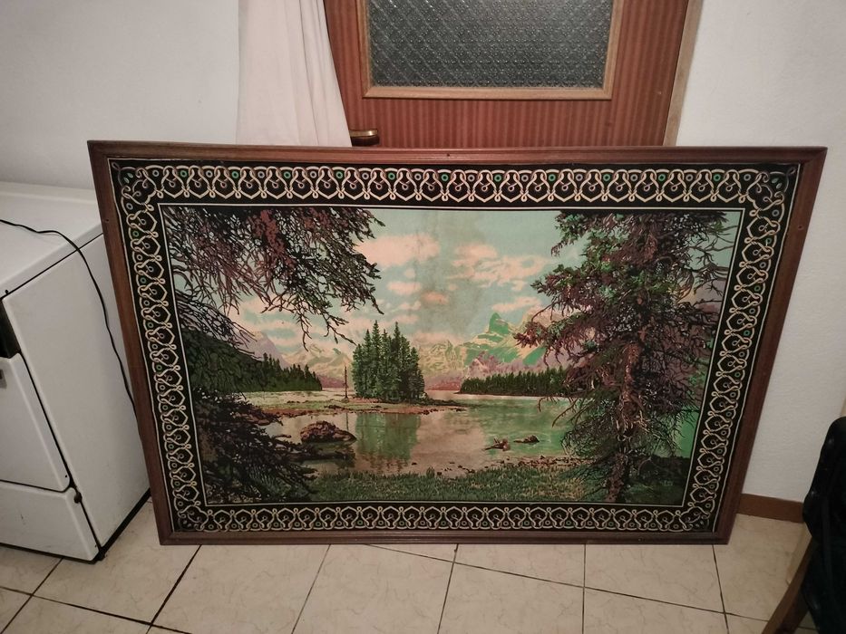 Quadro de Paisagem Natural – Montanha, Lago e Floresta