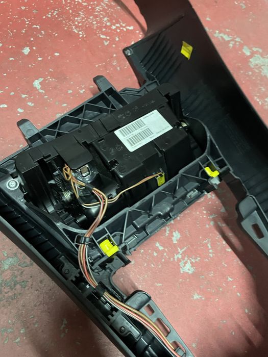Consola central bmw serie 1 E82 E81 E87