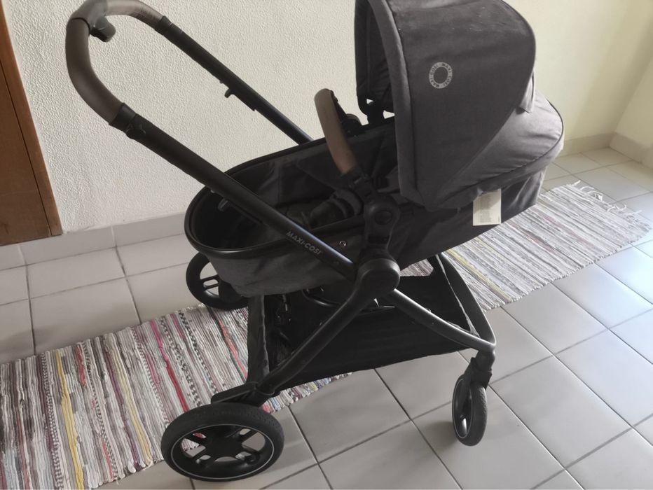 Conjunto Maxi Coxi Bebé (Carrinho + Babycoque + Isofix + Cadeira Auto)