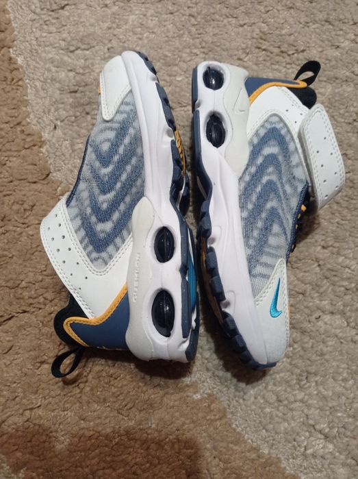 Кросівки(nike air)18см-устілка,нові.