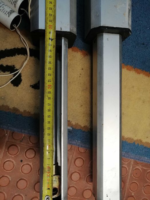 2 Braços de motor com caixa de comandos