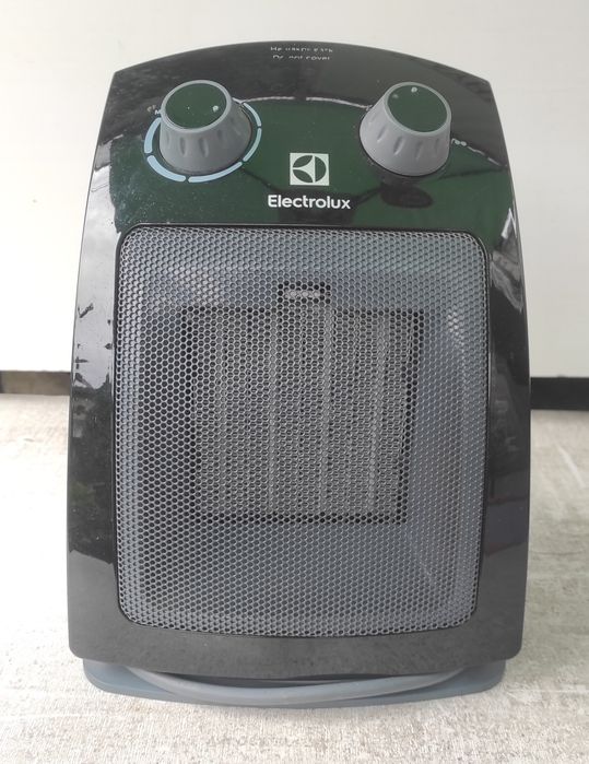 Керамический обогреватель Electrolux.