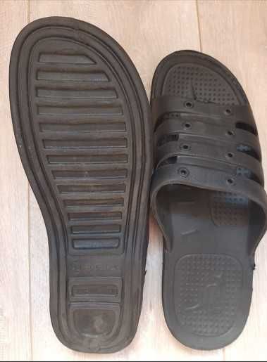 Продаю шльопанці резинові нові чоловічі розмір 43