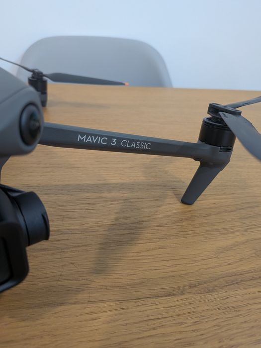 DJI Mavic 3 Classic + 3 Baterias + RC-N1 + Mala Original DJI | ~1h de voo