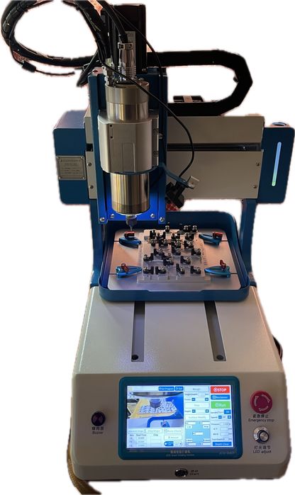 Спилювання мікросхем на платах iphone