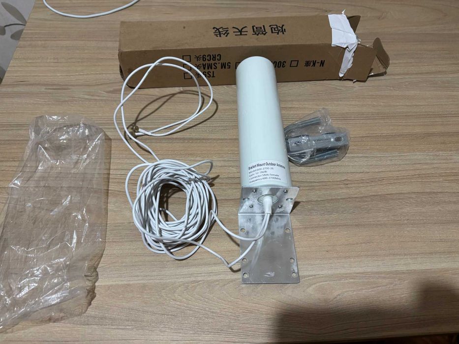 Уценка Внешняя антенна MIMO для роутера QY-4GLTE2001 18 дБи SMA